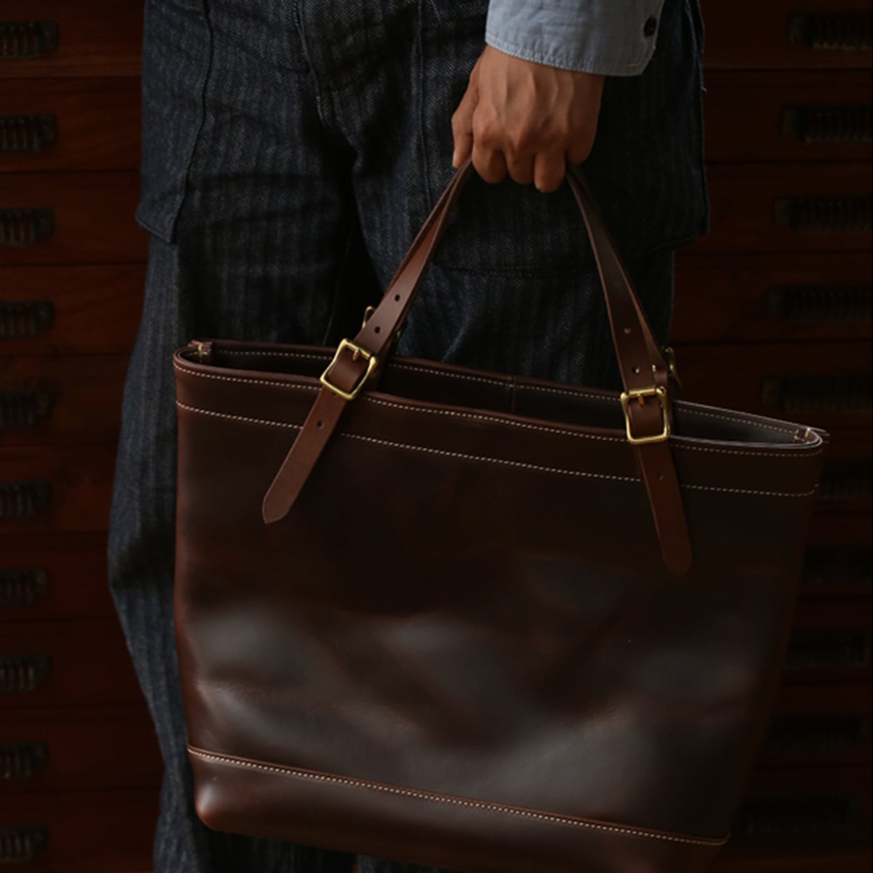 Minimalist Briefcase main product image